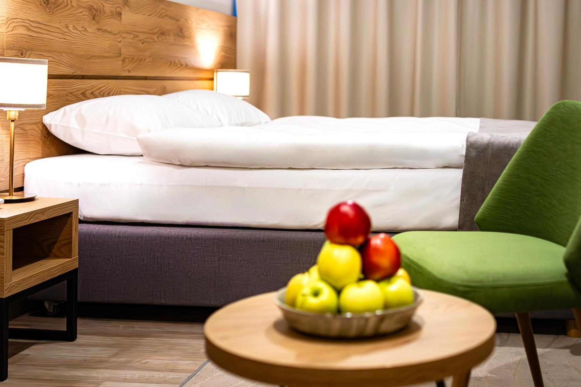 Novy Hotel Zielona Góra Kültér fotó